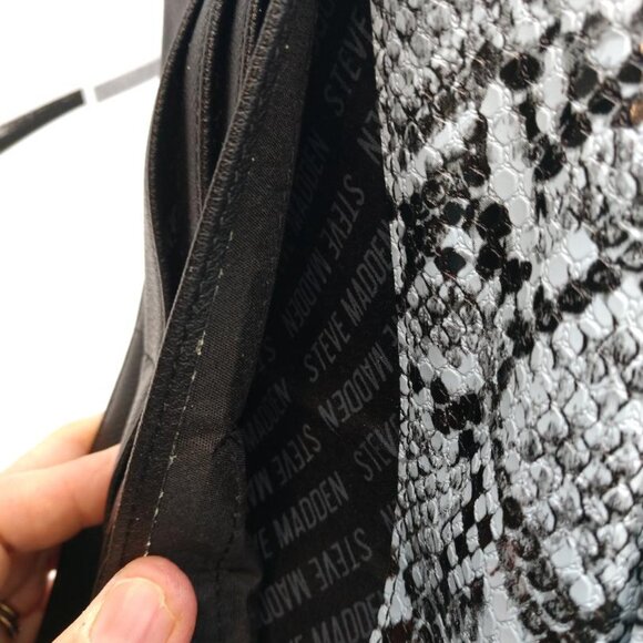 Steve Madden Wallet/Clutch Serpintine Black/White NWOT 8" x 5" - Picture 6 of 7